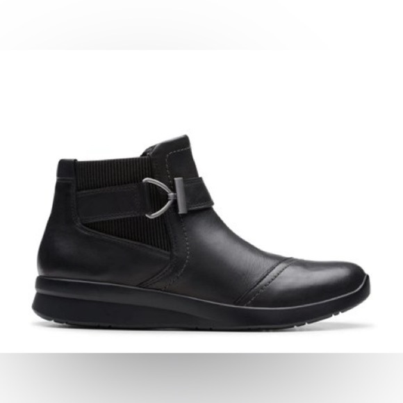 Clarks Black Ankle Boots Classic Style Comfort - Picture 3 of 13
